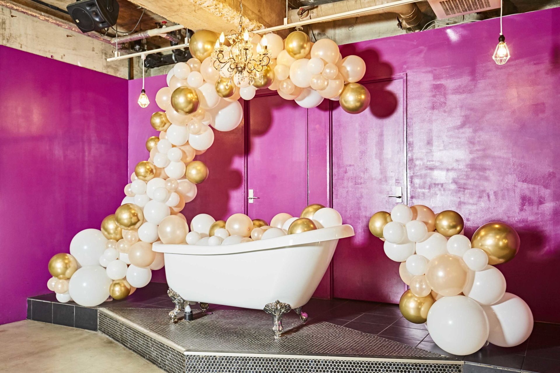 結婚式のフォトスポット装飾