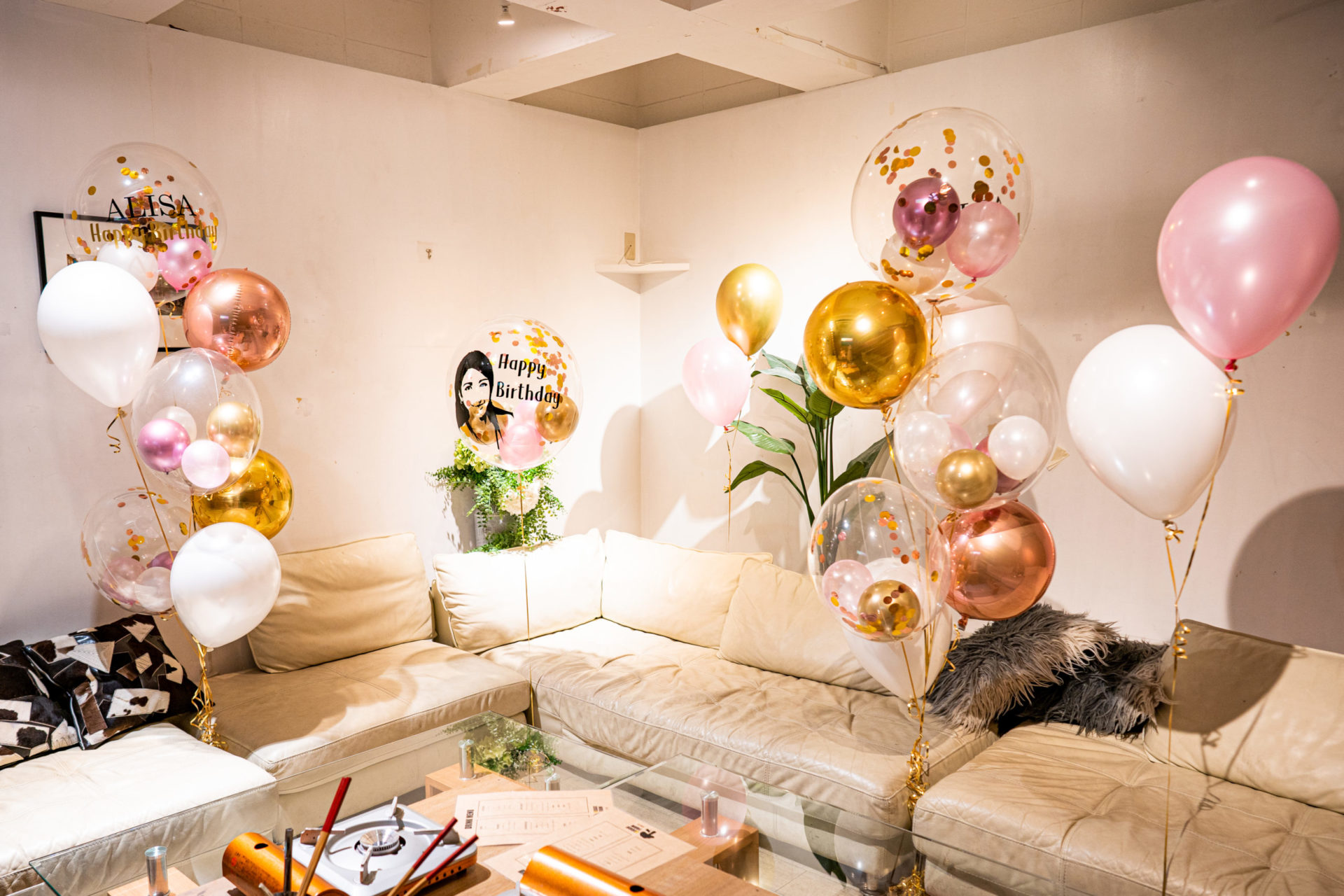 飲食店でサプライズパーティー装飾