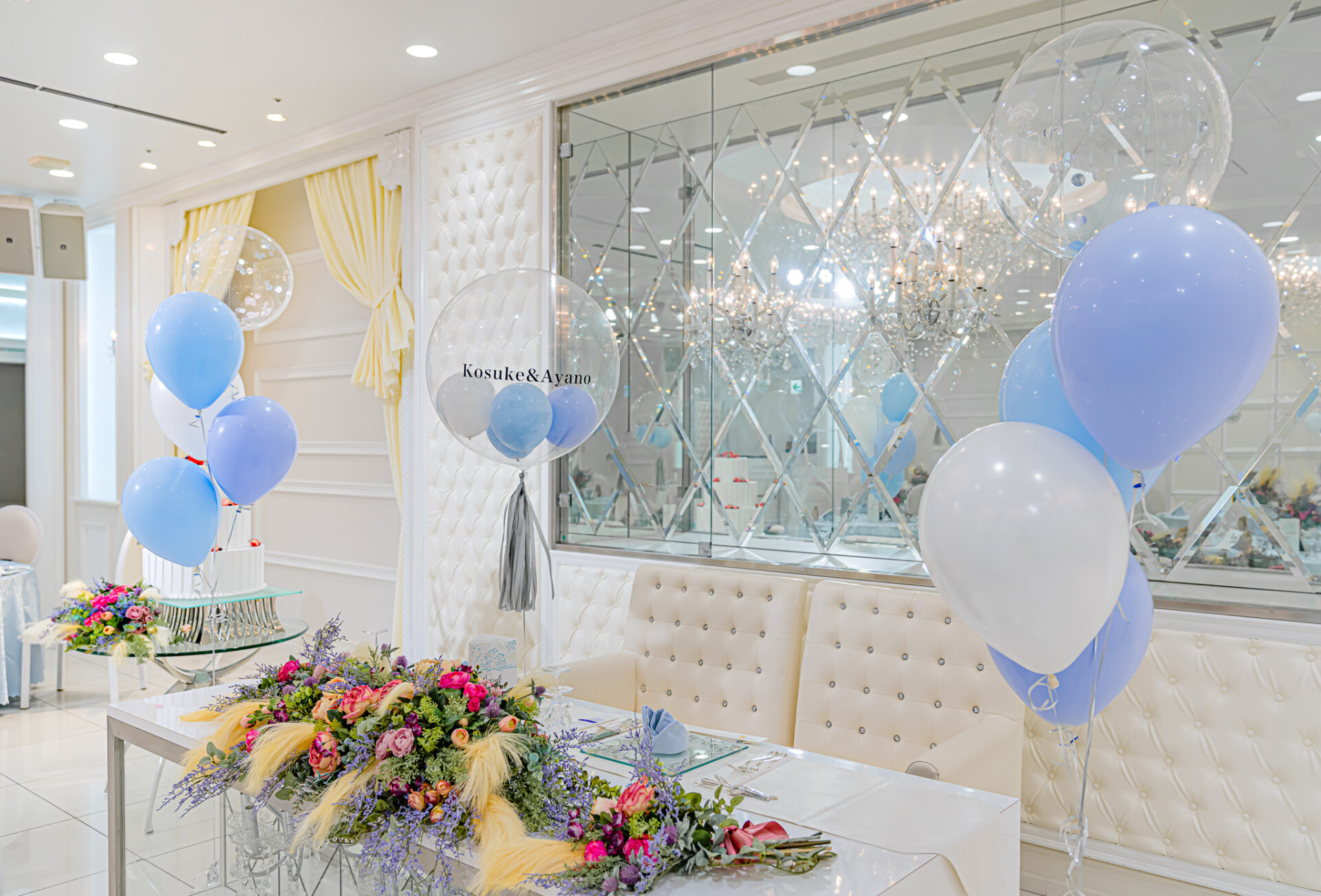 会場でウェディングバルーン装飾