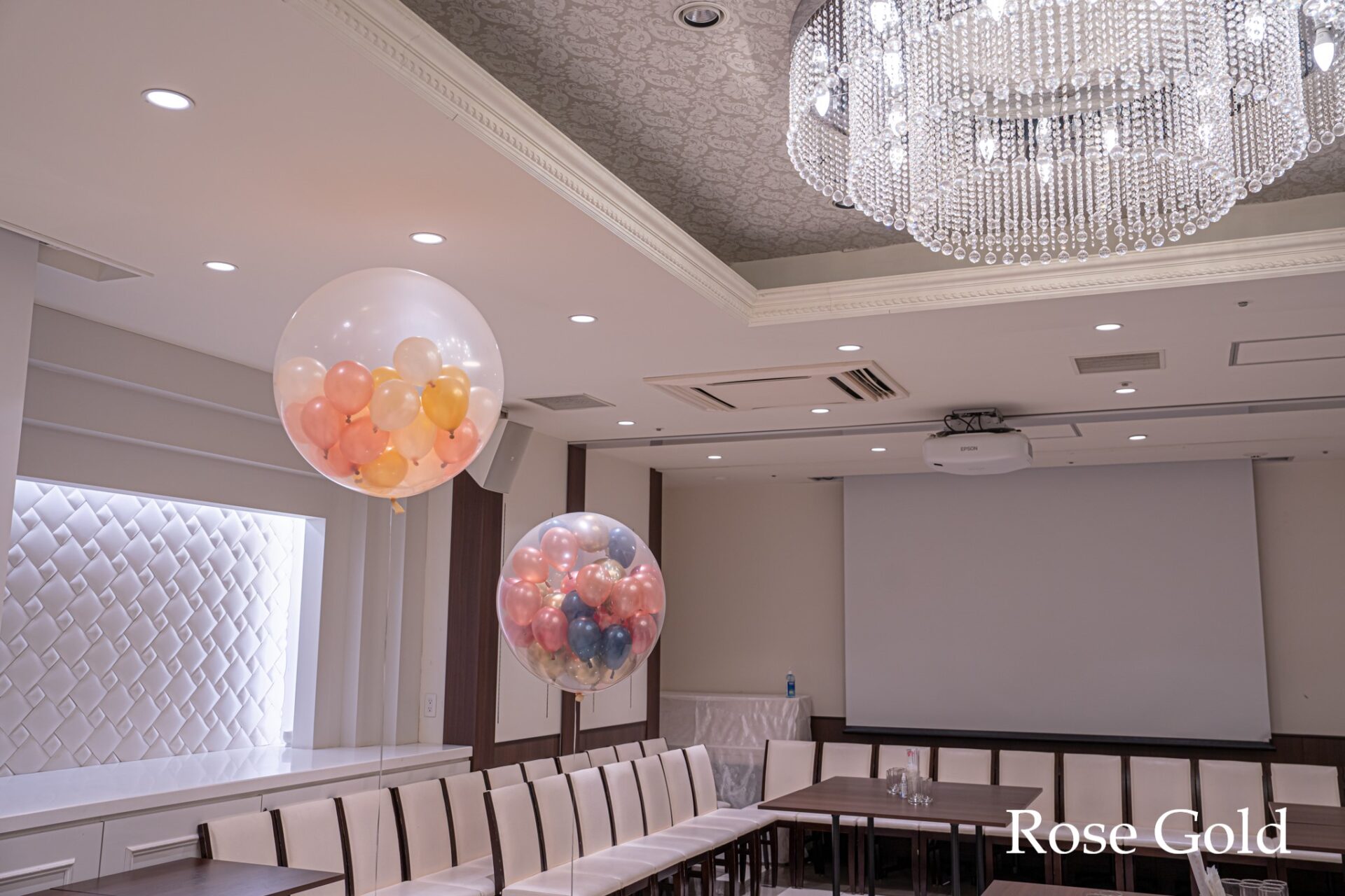 宴会場のスパークバルーン装飾