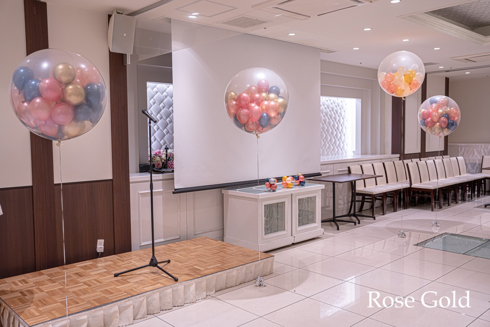 宴会場のスパークバルーン装飾