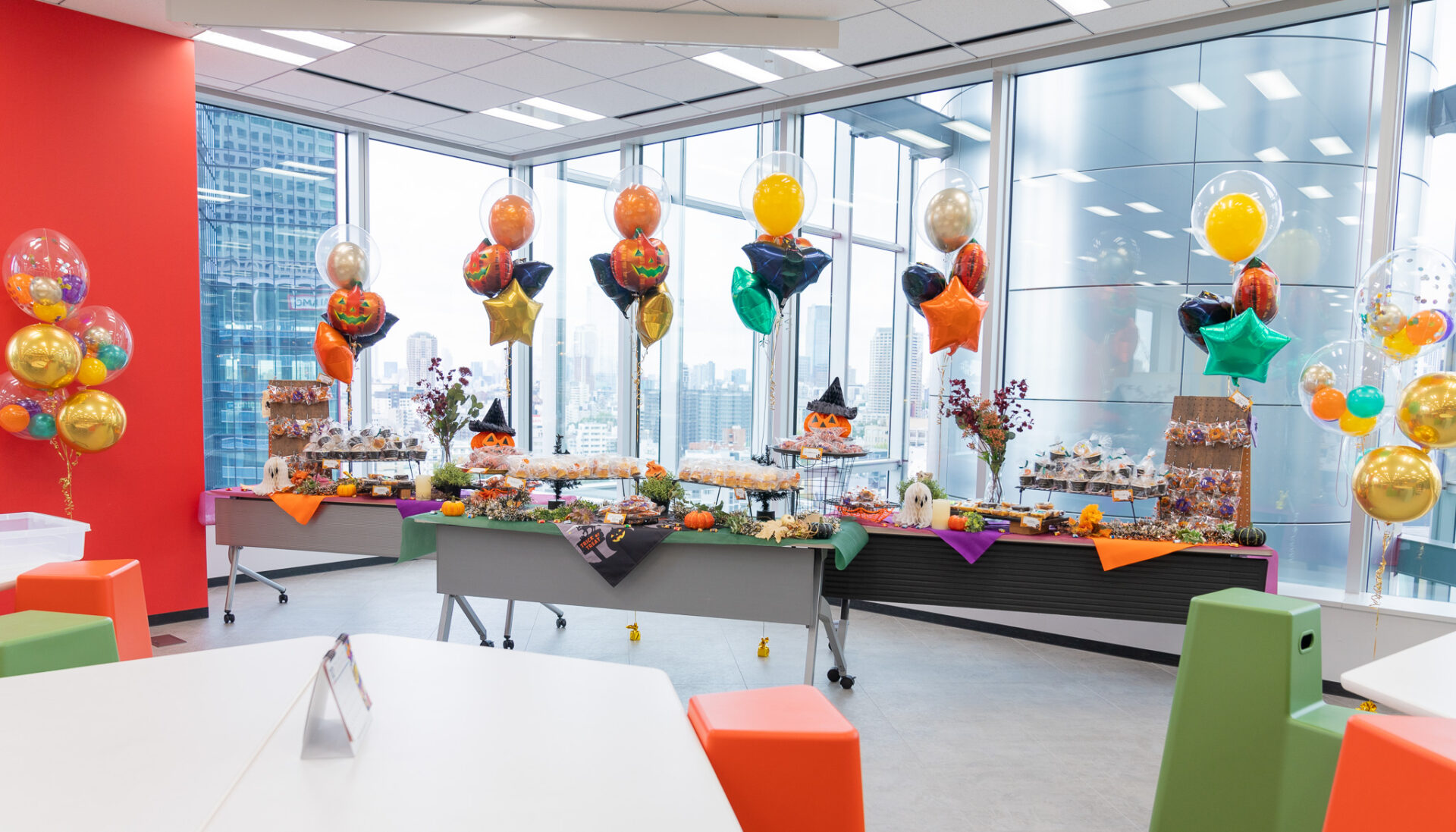 企業のハロウィンパーティー装飾