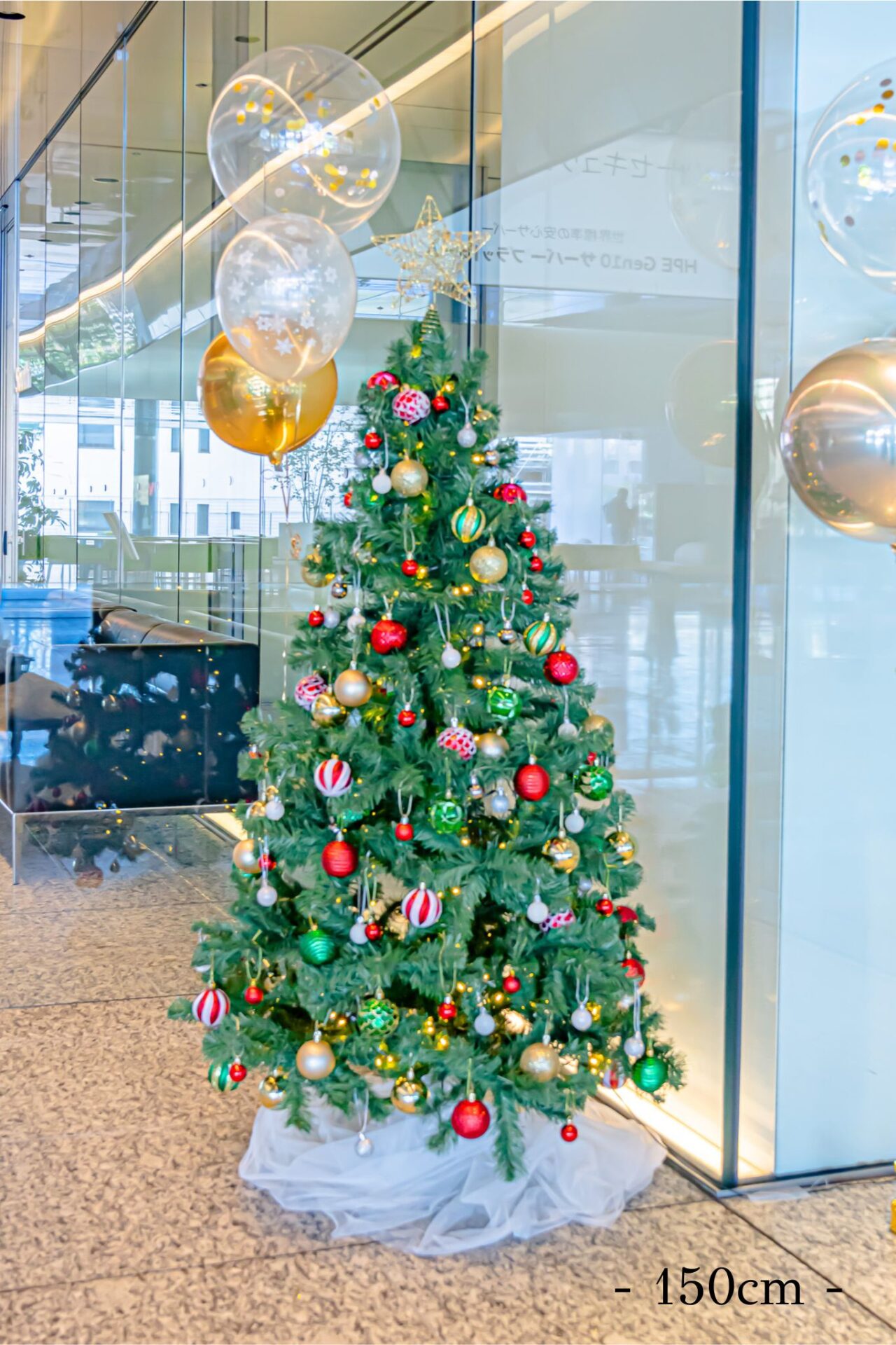 オフィスエントランスのクリスマス装飾