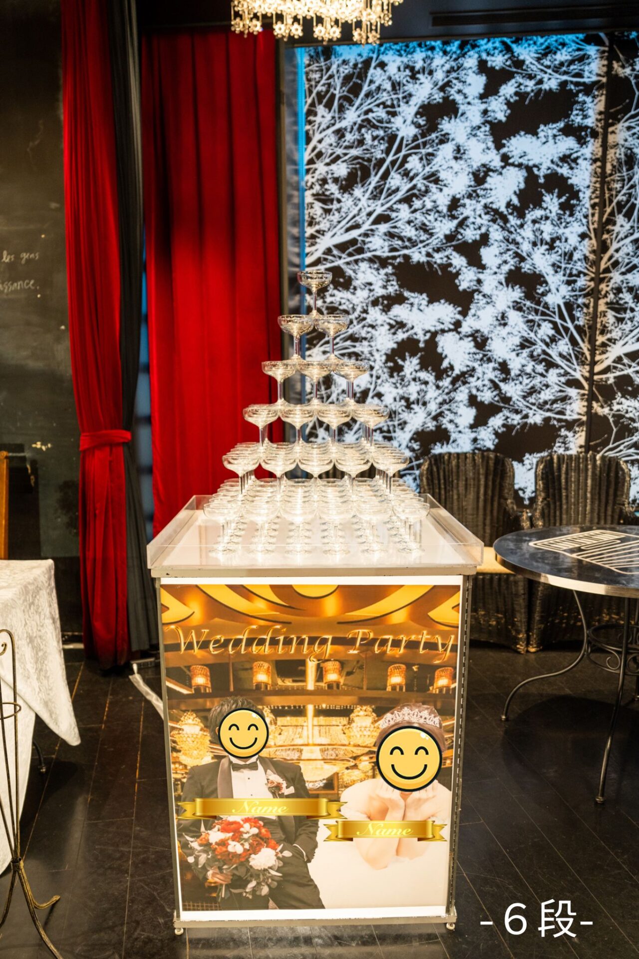 結婚式2次会で4角6段のシャンパンタワー装飾