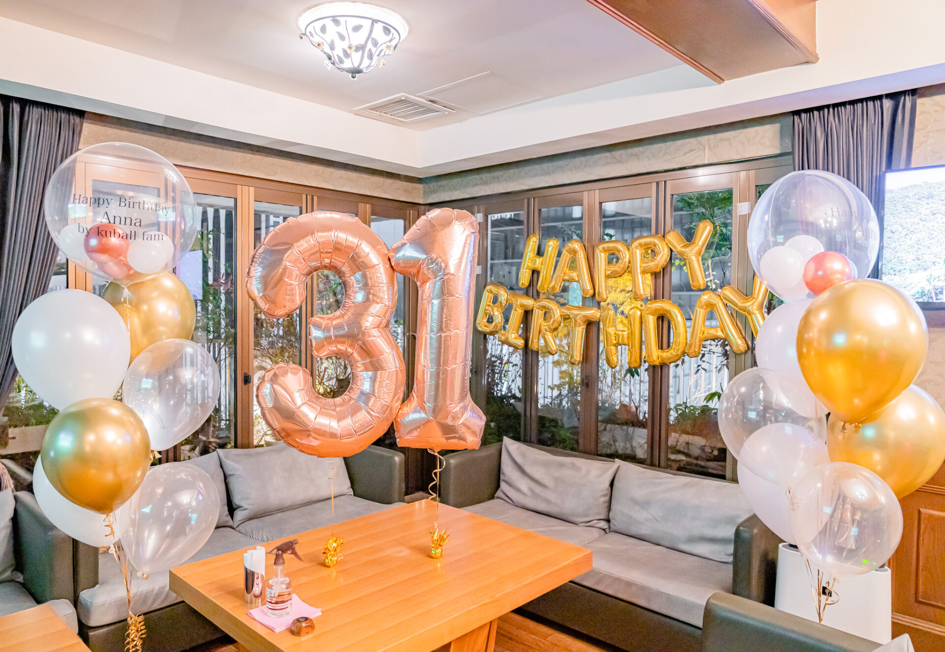 ホテルで彼女にバースデーサプライズバルーン