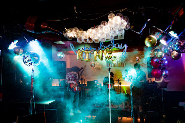 Decoration for presentations, concerts, and live performances
