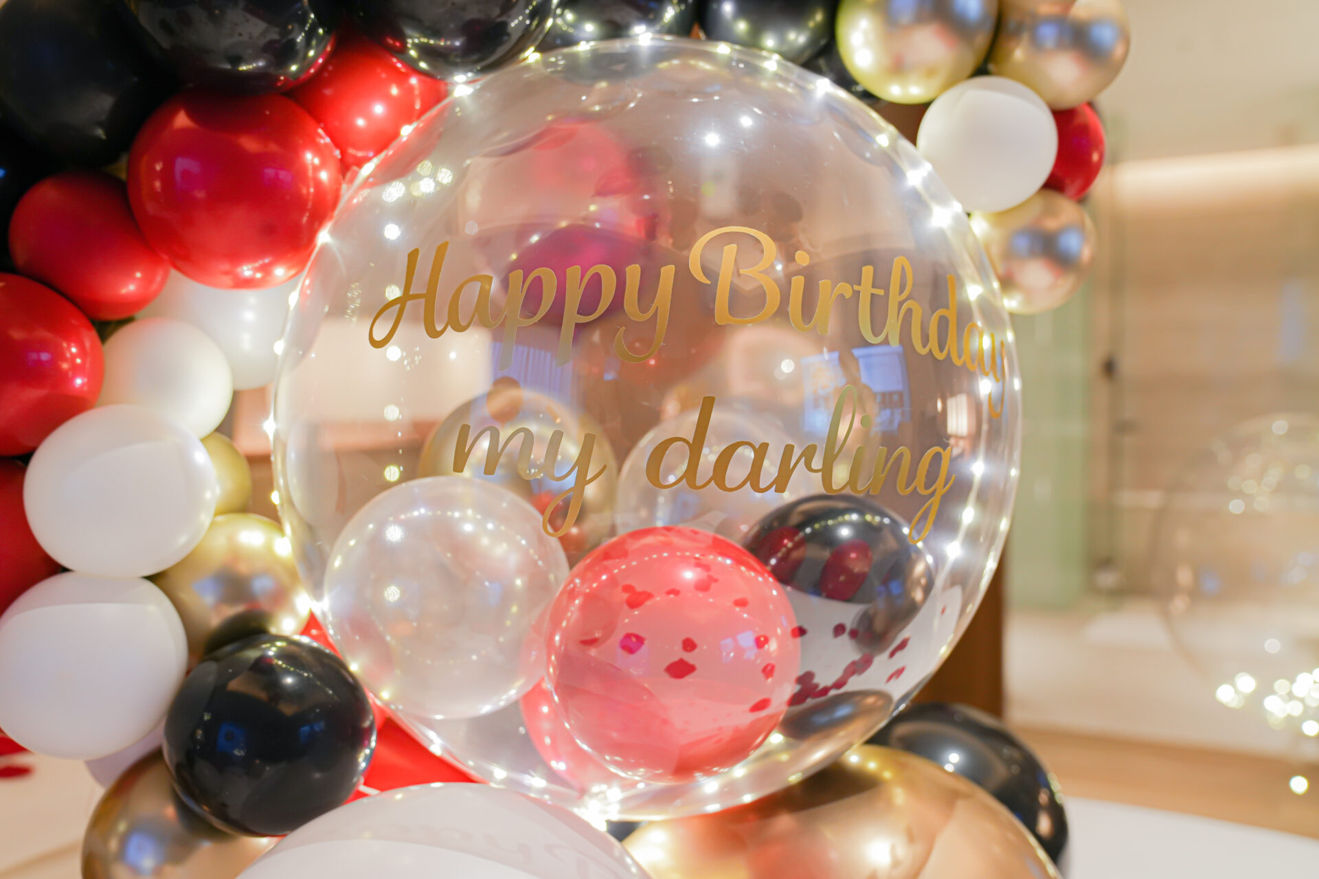 彼氏へバースデーサプライズバルーン装飾