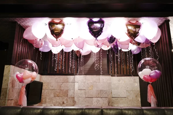 110：【47,750 yen(税込)】Party A room full of floating balloons