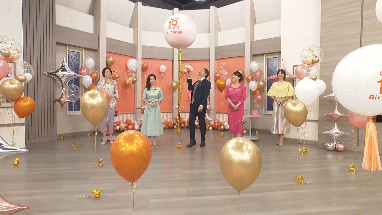 Cracker celebration with spark balloons