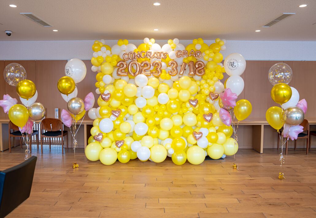 学校の卒業式のフォトスポット装飾