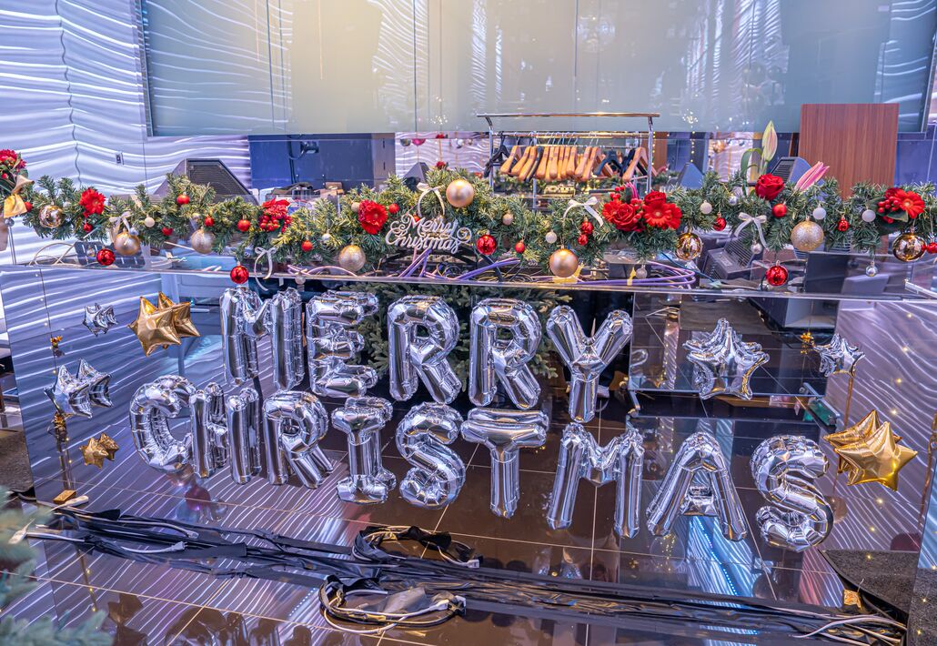 飲食店のクリスマスイベントバルーン