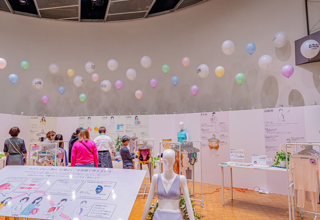 展示会　装飾　バルーン