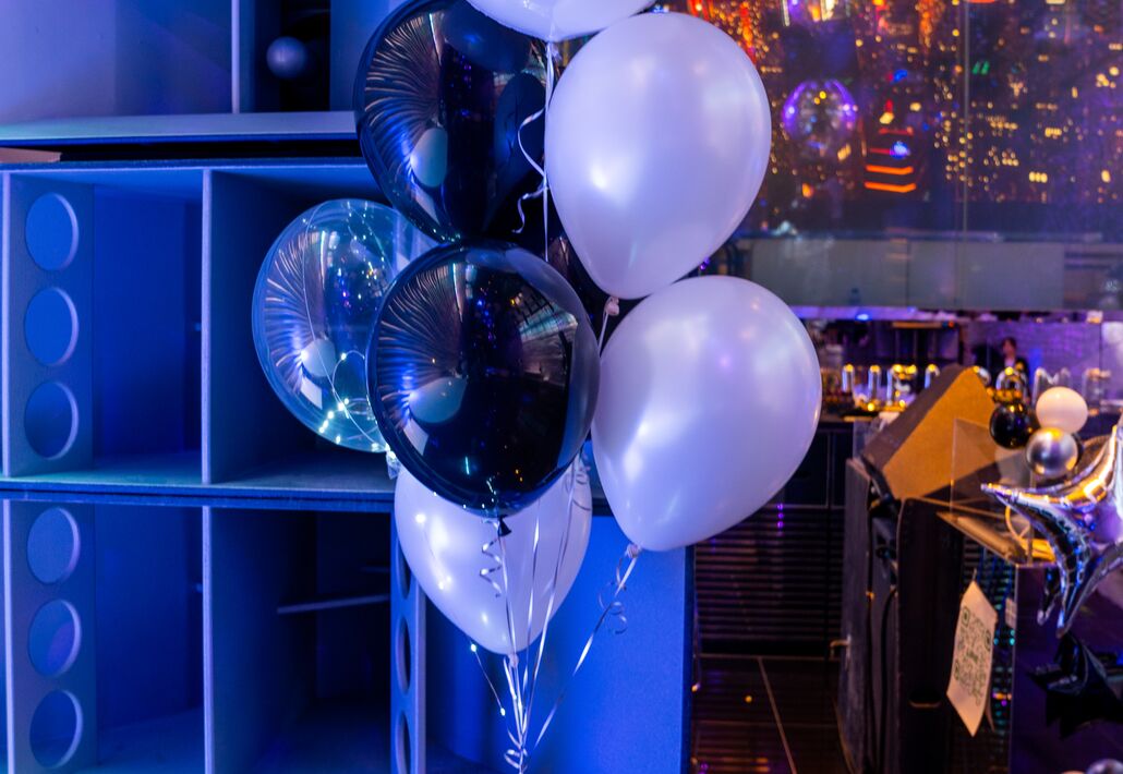 クラブでバースデーお祝いバルーン装飾